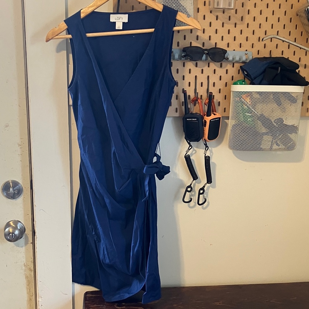 The loft, short wrap dress, size 0, navy, 97% cotton